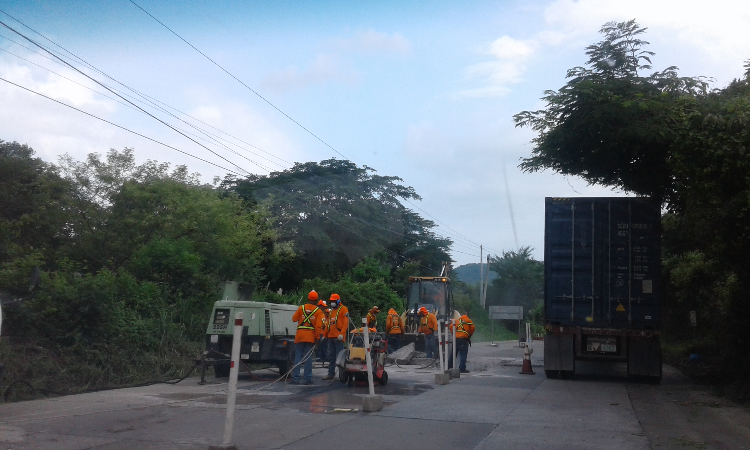 FOVIAL inicia trabajos de mantenimiento en la ruta Santa Ana, Metapán , Anguiatú