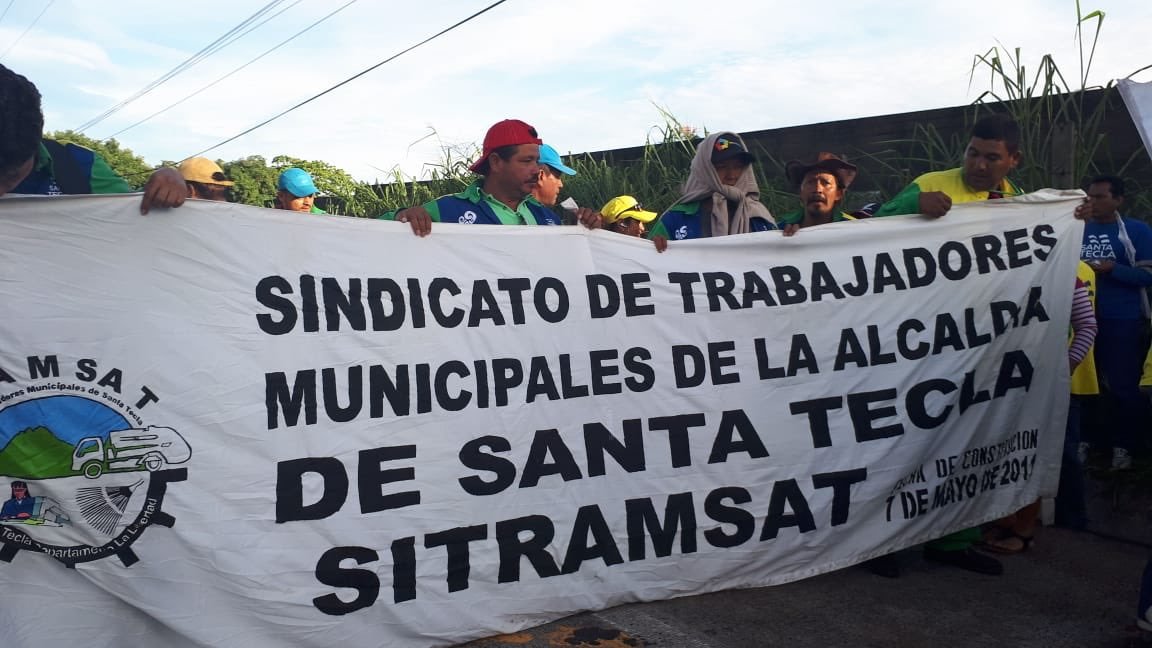 Carretera a San Salvador bloqueada por manifestantes
