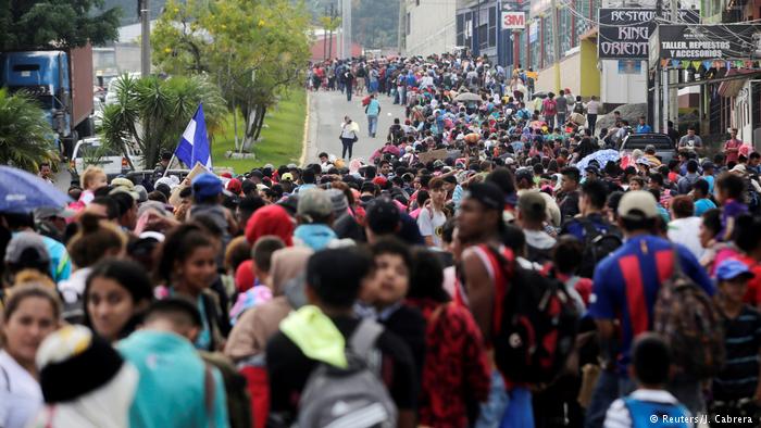 Alarma llegada a la frontera con Guatemala una caravana de migrantes hondureños