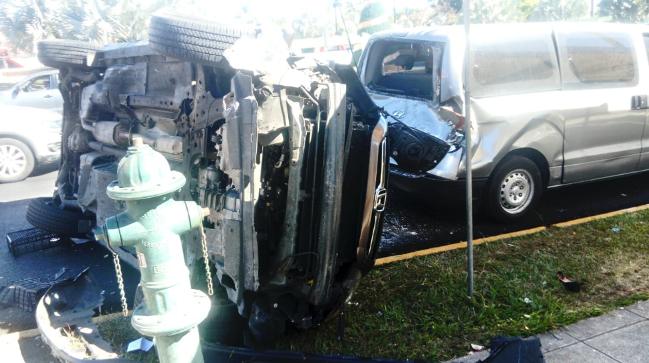 La imprudencia al volante, provocó accidente de transito en San Salvador.