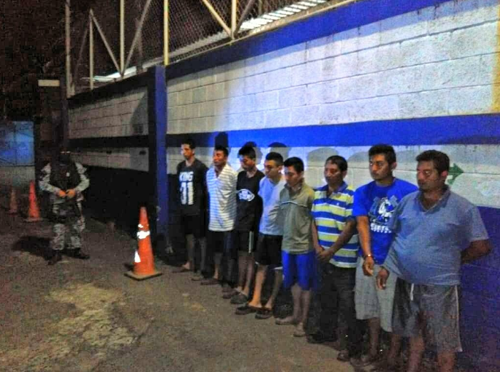La policía de Sonsonate  detuvo  a nueve  pandilleros por limitar la libre circulación de la ciudadanos del municipio de San Julian.