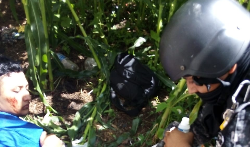 Jaguares rescatan a víctima cautiva dentro de un templo en Ahuachapán y hieren a uno de los captores