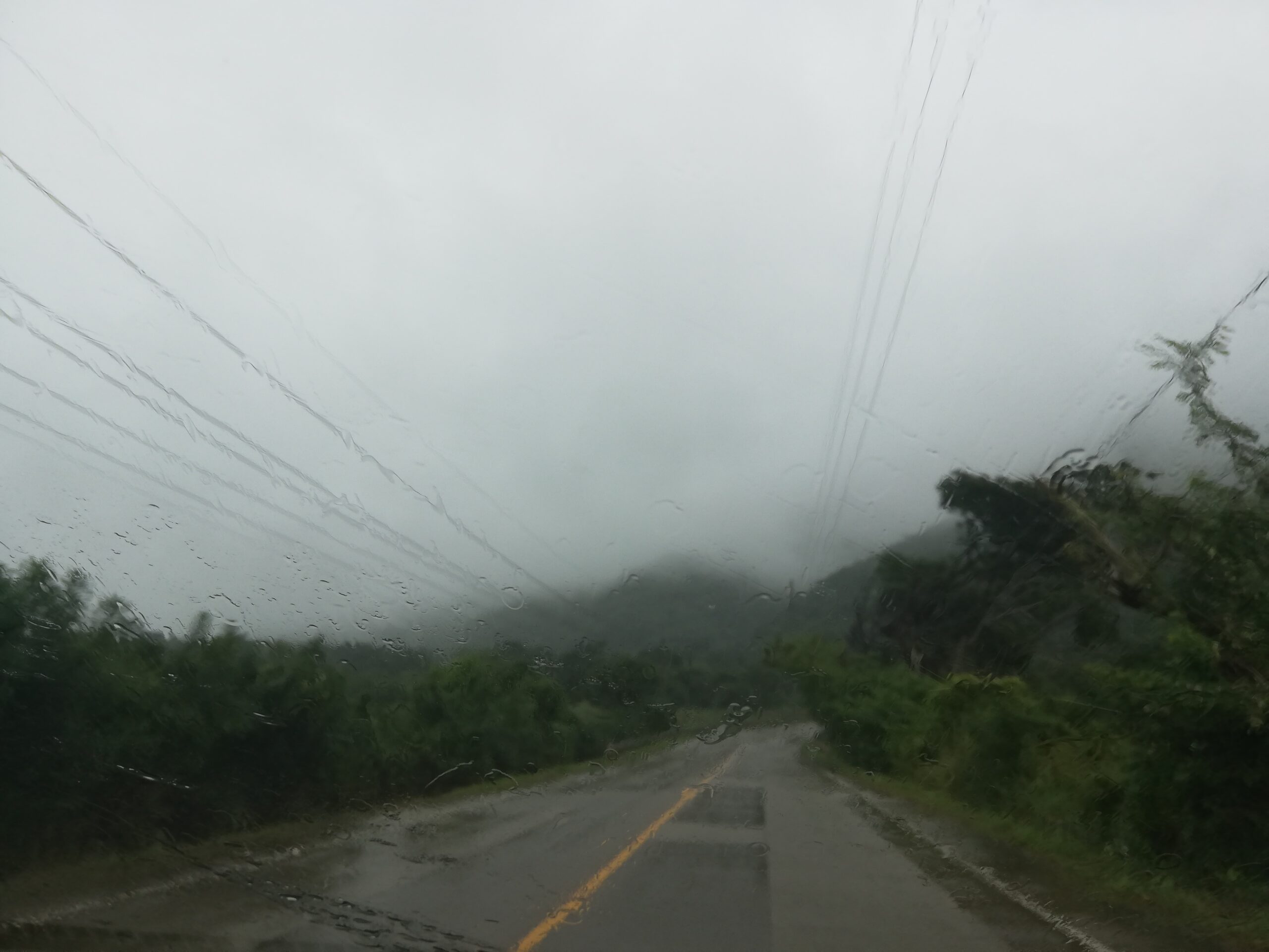 Tomar Acción: Depresión Tropical ETA mantiene lluvias y vientos sobre El Salvador.