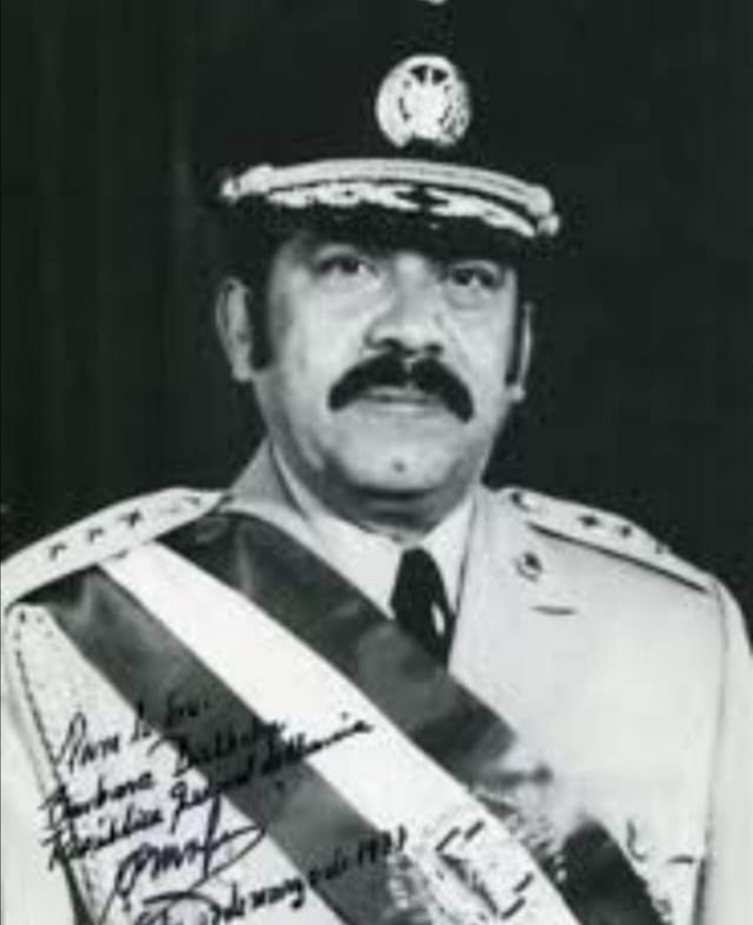 Fallece ex presidente Arturo Armando Molina