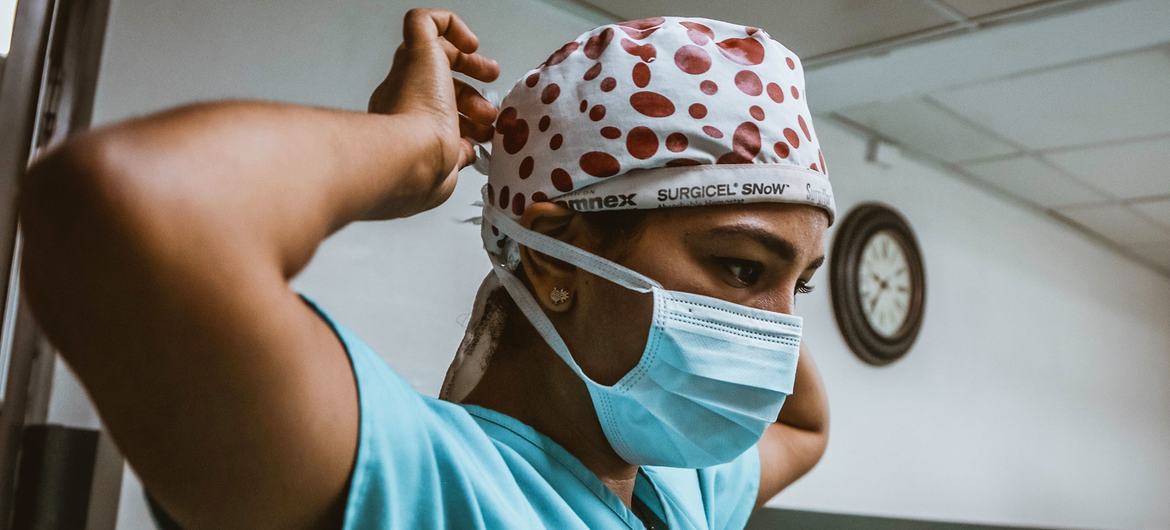 América Latina: El personal de la salud muestra elevados niveles de depresión y pensamiento suicida debido a la pandemia
