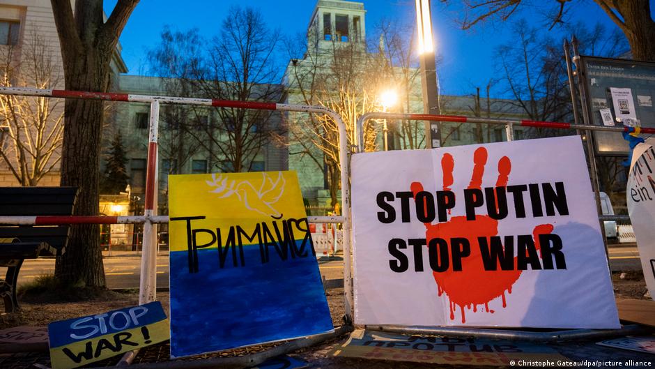 Alemania expulsa a 40 diplomáticos rusos de la embajada en Berlín