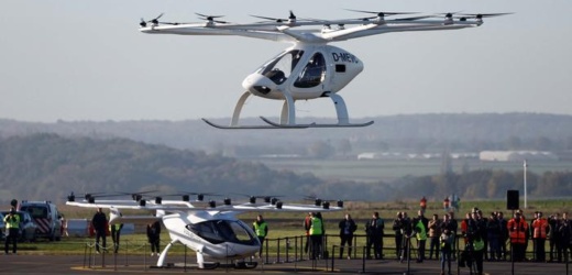 Un taxi dron realiza su primer vuelo de prueba en los alrededores de París