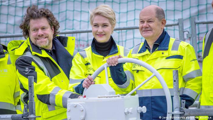 Alemania inaugura su segunda terminal de gas natural licuado