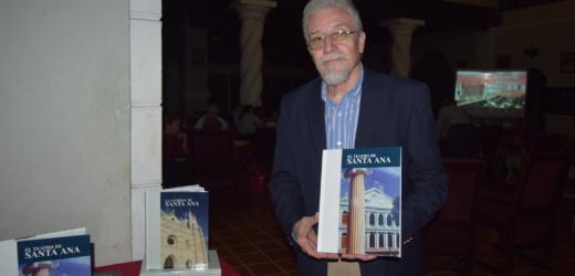 El Arq. Julio Nájera presentó su libro “El Teatro de Santa Ana” en Casino Santaneco