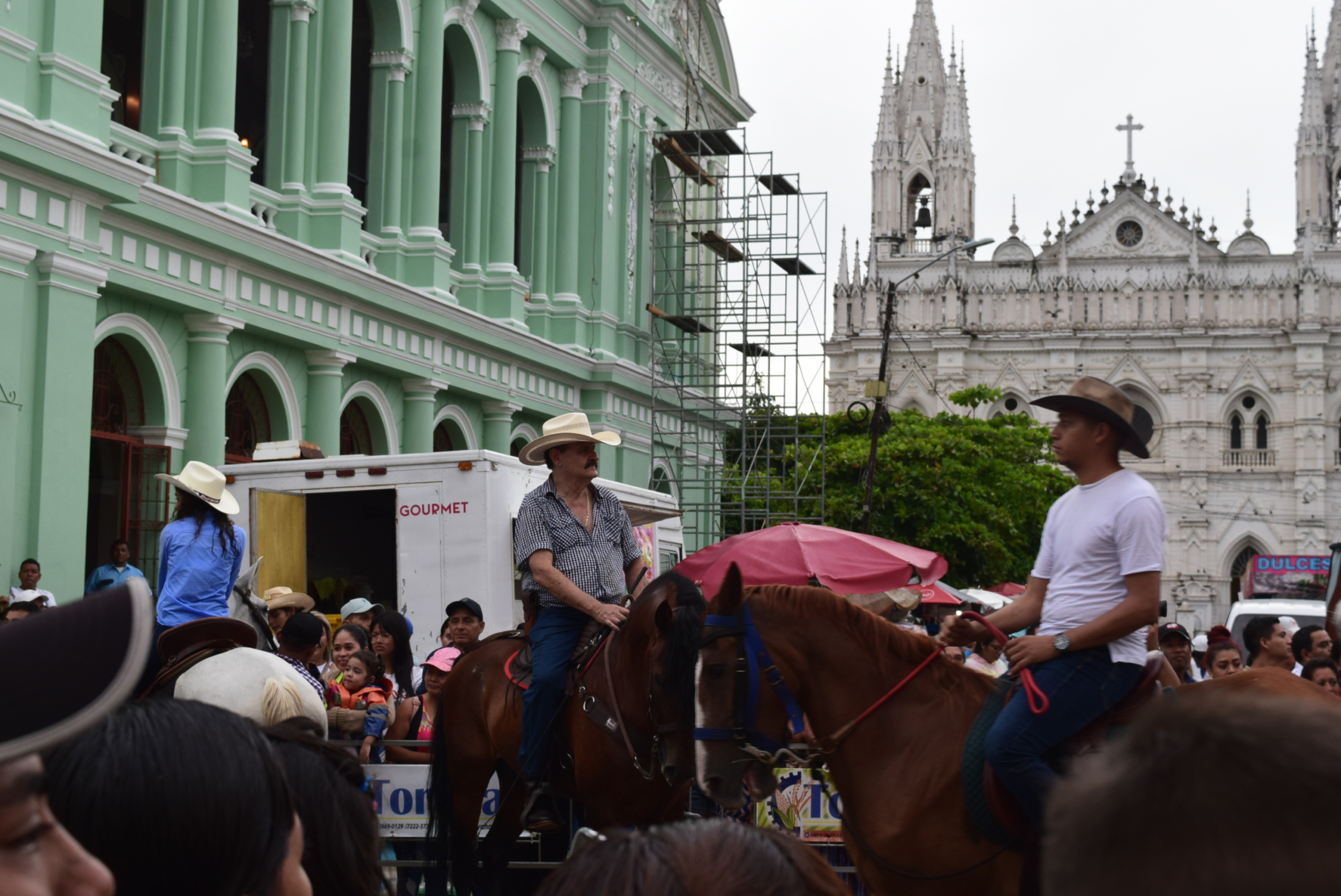 Cabalgata Feria Ganadera Señora Santa Ana recorrio la ciudad Morena