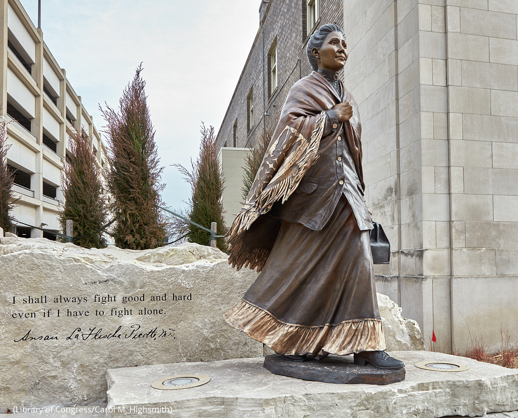 Homenaje a la primera mujer indígena de América del Norte en obtener un título de medicina