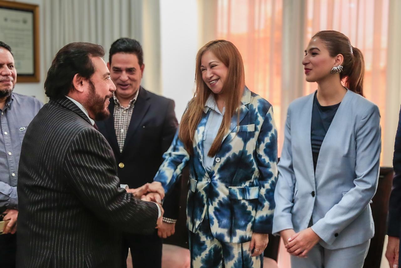 Felix Ulloa se reunió con lideres salvadoreños en USA