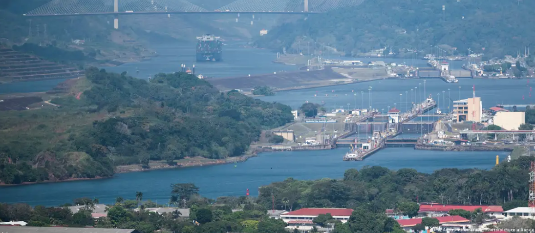 Canal de Panamá espera normalizar tránsito de buques en 2025