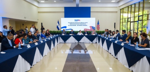 Estados Unidos y El Salvador suscriben acuerdo aduanero