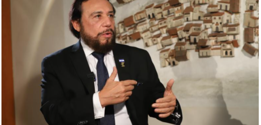 Félix Ulloa: «Es una contradicción progresar bajo el control del crimen»