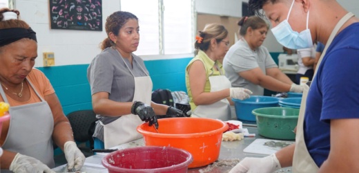FAO y CENDEPESCA impulsan procesamiento innovador de peces para dinamizar la economía azul en El Salvador.