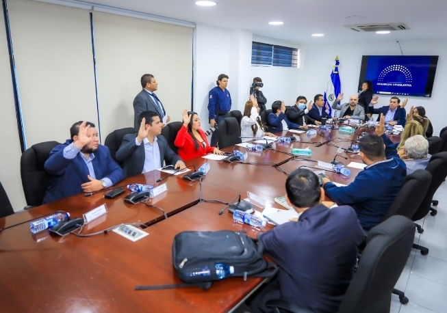 Nueva ley creará red de hospitales para mejorar atención en salud pública