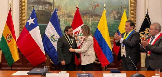 Vice Presidente de El Salvador recibió en el Perú,  la condecoración «Gran Medalla de los Andes»