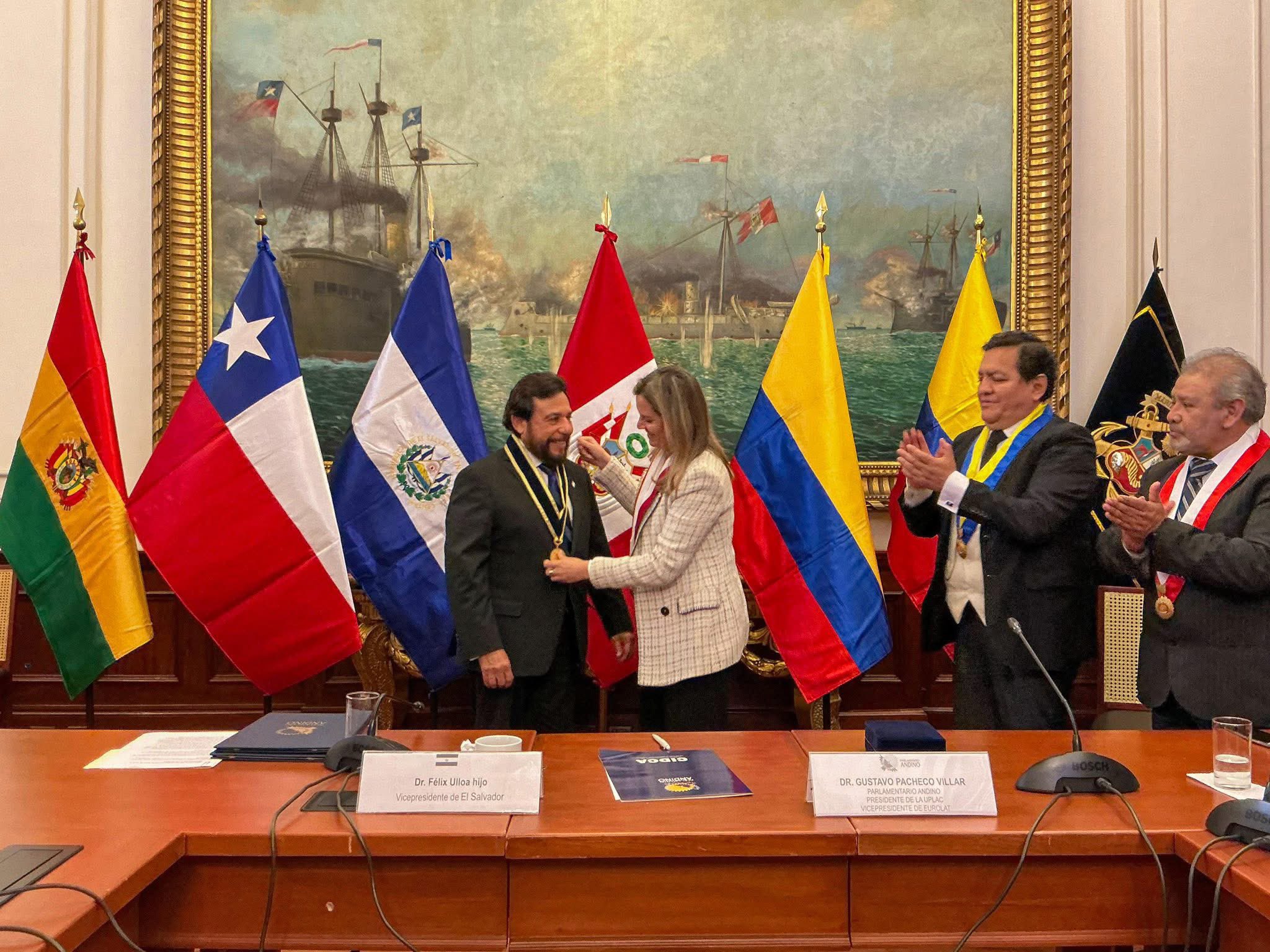 Vice Presidente de El Salvador recibió en el Perú,  la condecoración «Gran Medalla de los Andes»