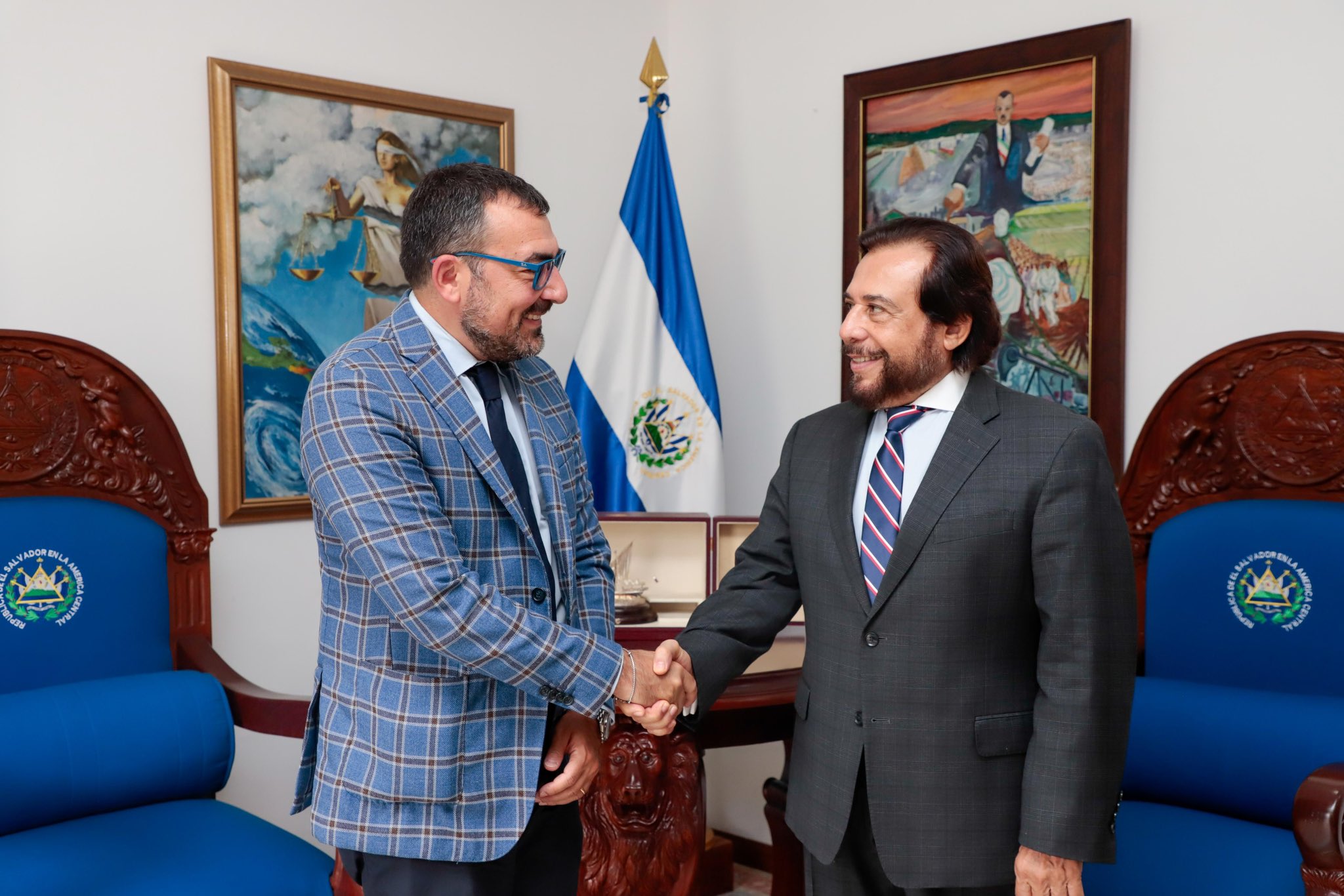 El Vicepresidente de la República, sostuvo un encuentro con el Jefe de Misión de la Organización Internacional para las Migraciones en El Salvador