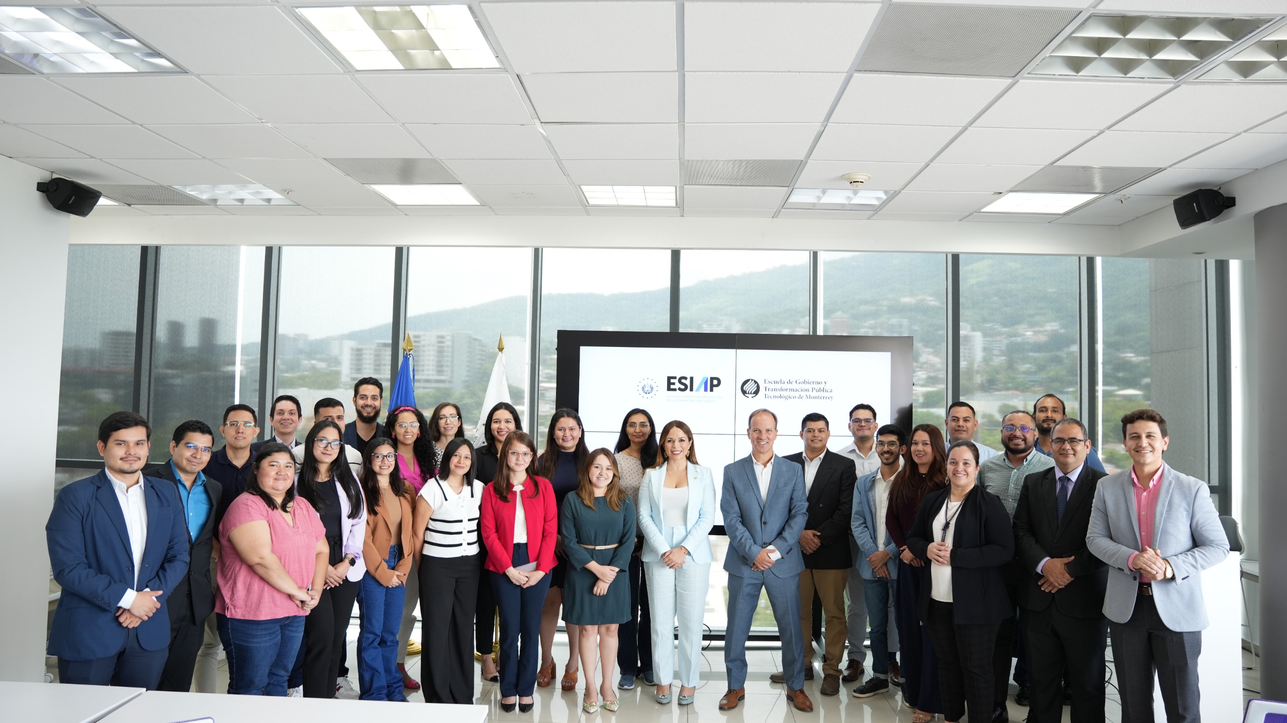 30  estudiantes son admitidos en la Maestria en Politicas Publicas de la ESIAP