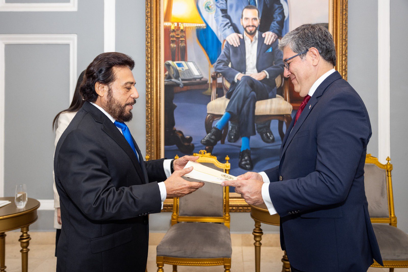 Llegan nuevos embajadores y presentan sus credenciales