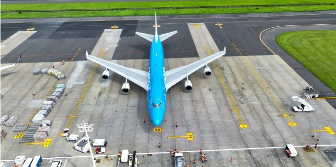 Modificación en acuerdo aéreo entre El Salvador y España ampliaría frecuencia de vuelos