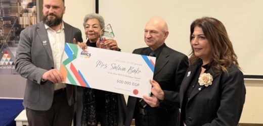 Primer Premio de Literatura BRICS entregado a la escritora egipcia Salwa Bakr en El Cairo