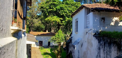 La Siderurgia Colonial en la Hacienda San José Ingenio: Historia, Tecnología y Rutas del Hierro de Metapán